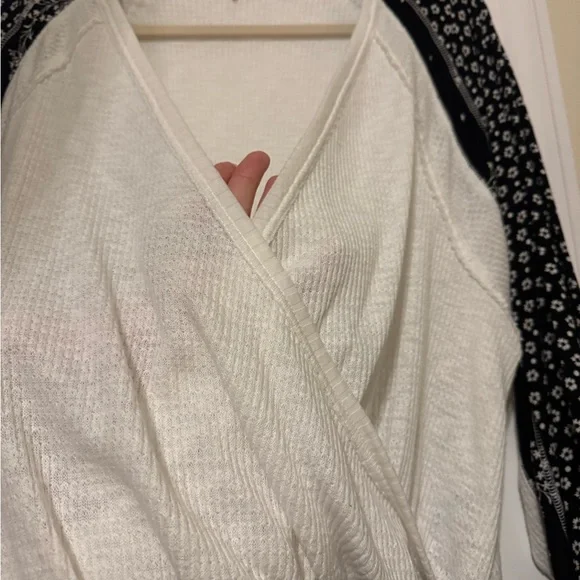 Free People Auxton Wrap Floral Top Black/White 90’s Boho Cottagecore Festival - Picture 8 of 13